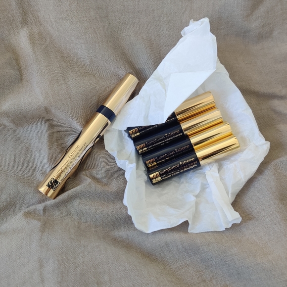 Estee Lauder Sumptuous Extreme Lash Multiplying Volume Mascara - Picture 1 of 3